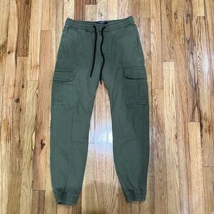 Forever 21 men’s Drawstring cargo pants, back zipper pockets color army green